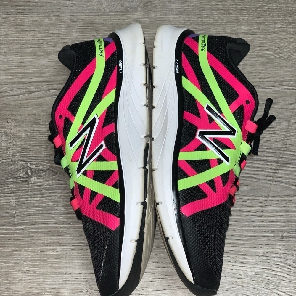 New balance response women’s running shoes - Picture 7 of 8